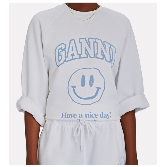 jtpesto's tweet photo. So good I had to share! Check out all the items I'm loving on @Poshmarkapp #poshmark #fashion #style #shopmycloset #ganni: https://t.co/HTKhe7m08V https://t.co/U4y36sWYUf