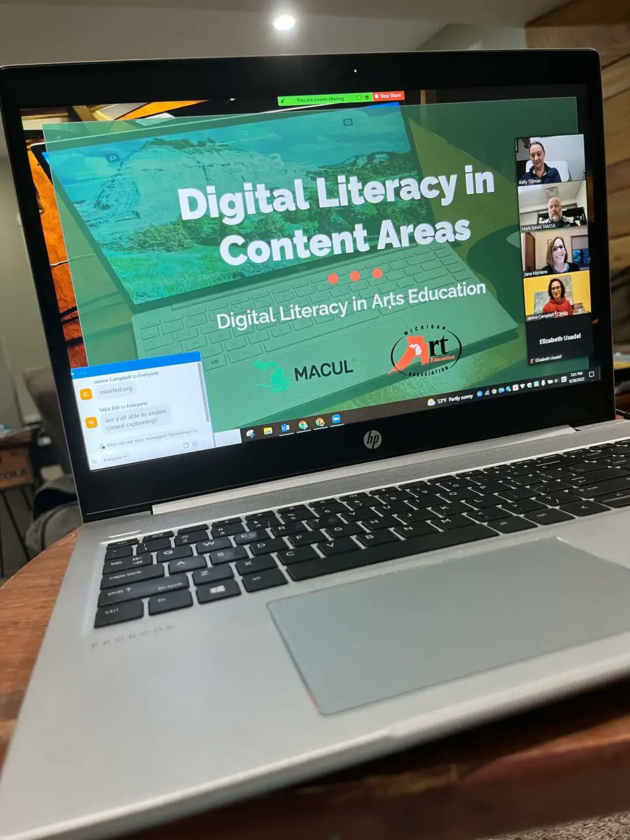 Thanks <a href="/tillmankelly99/">Kelly Tillman</a> for capturing this image of our session with <a href="/ArtatCreekside/">ArtatCreekside</a> for our <a href="/MACUL/">MACUL</a> and <a href="/miarted1/">miarted1</a> preso on #digitalliteracy in the arts! Thanks to <a href="/K_Brickner/">Katie Brickner</a> and <a href="/Scholastic/">Scholastic</a> Art for the giveaway! #k12artchat #MichEd