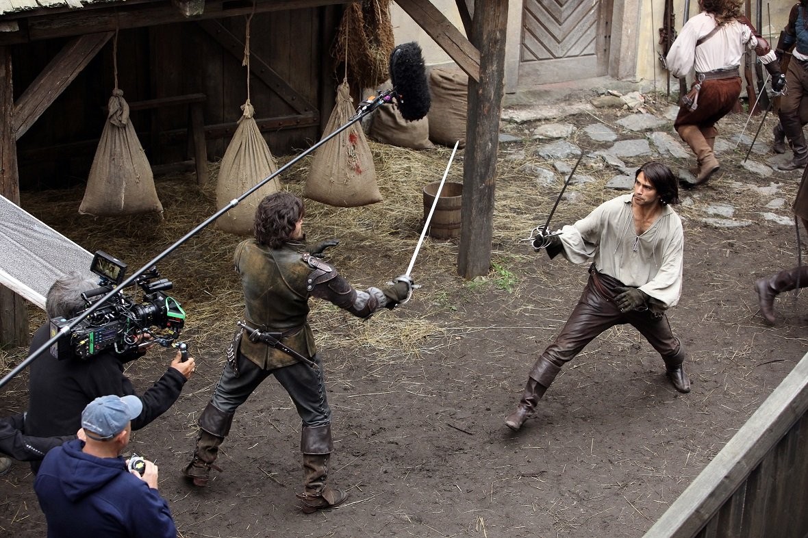 JuttaFreudig's tweet photo. #MusketeersEurope #TheMusketeers First #Rehearsal season 2 (2014) and #BehindTheScenes photos season 1 (2013) ⚜️ #AdrianHodges #ColinWratten #LukePasqualino #TamlaKari #TomBurke #SantiagoCabrera #AmyNuttall #HowardCharles #RomanSpacil #ThrowbackThursday https://t.co/dZeSafZX4B