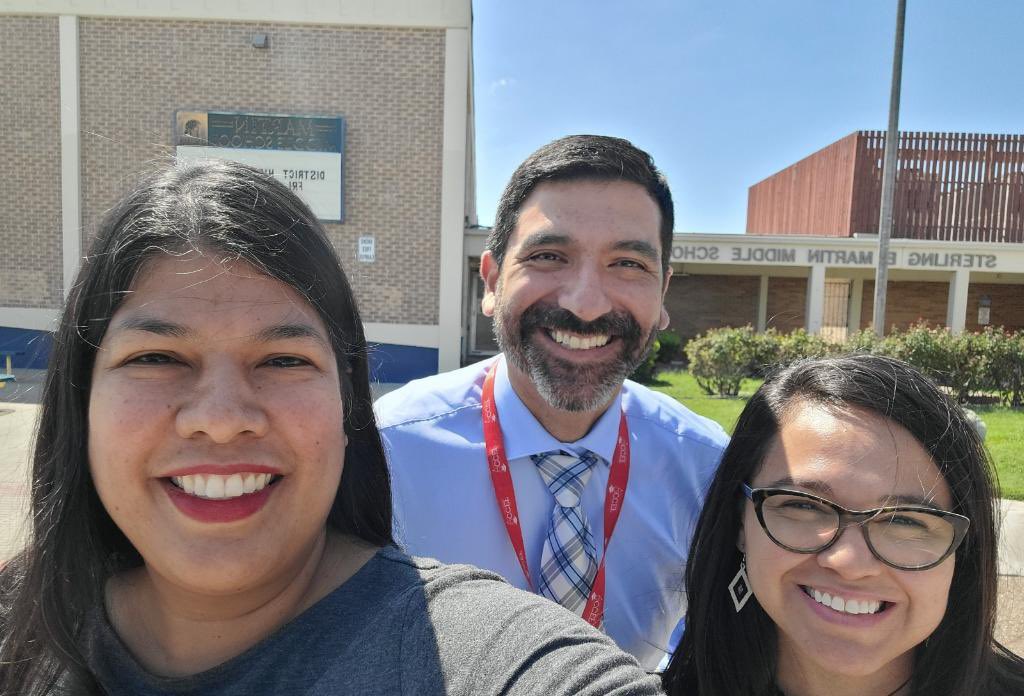 Productive conversations taking place during PLC. Thank you for your guidance and support: @mustang4025 @lauriegomezzz @ruben_everett! @MartinMS_CCTX 💛💙 with @JoVasquez1884 @MrsYLuna