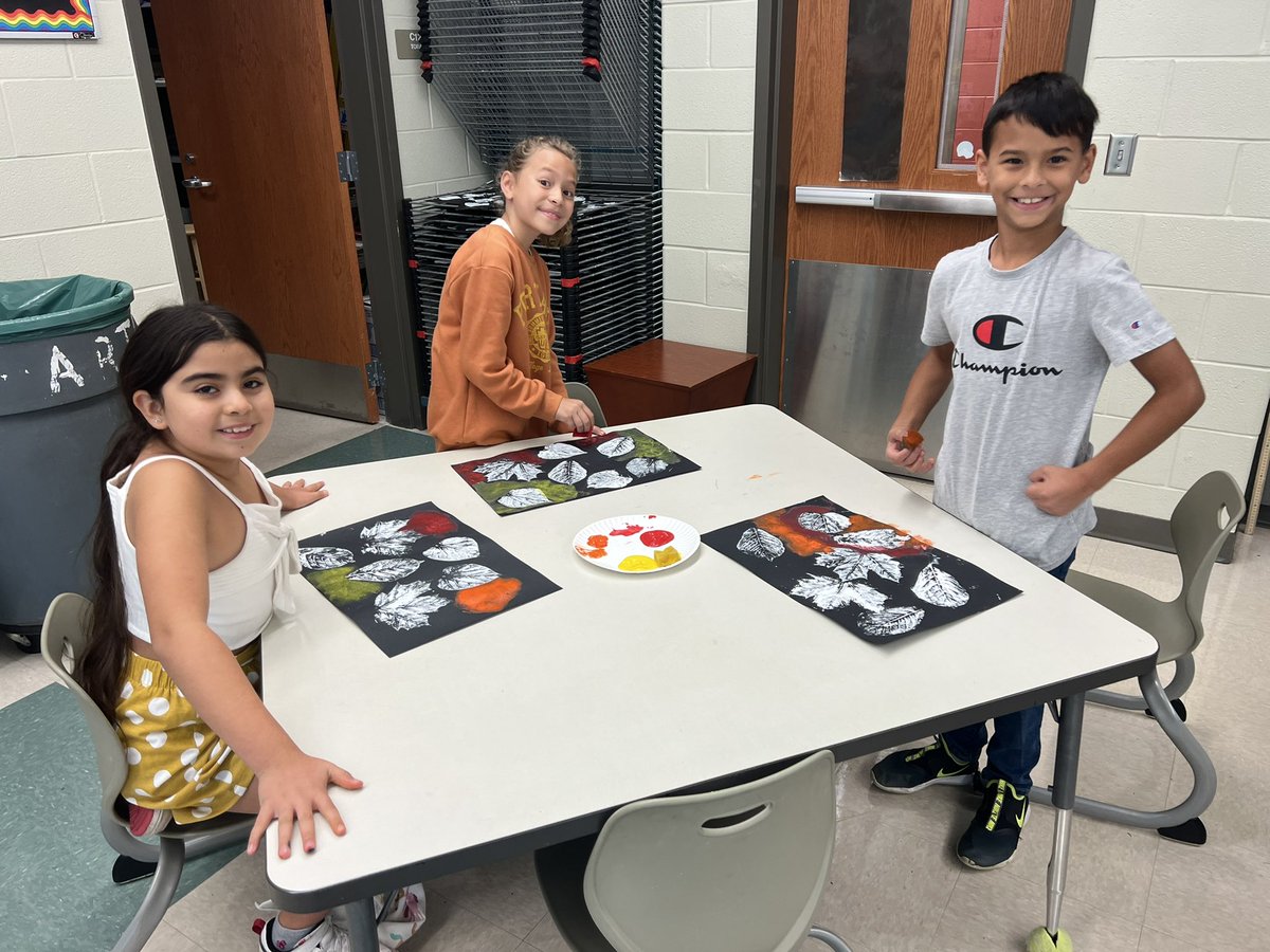 Finishing up our leaf prints!🍂🍁