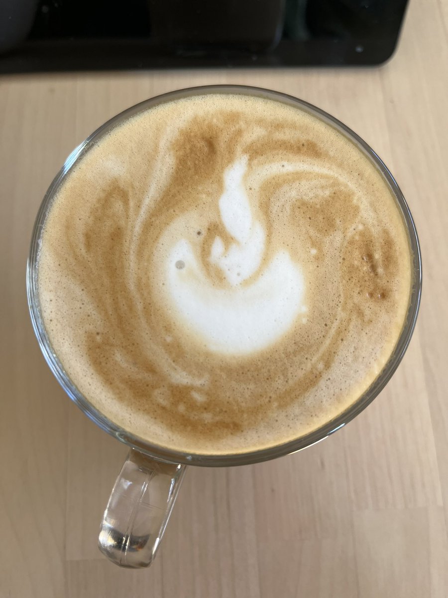 a_wong74's tweet photo. Semi decent #latteart https://t.co/uSGOisebKf