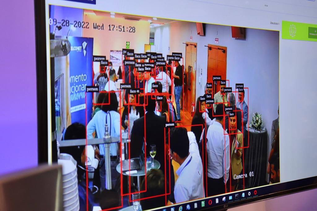 SEGURIDAD CIUDADANA 

Asistimos a la presentación del Proyecto de "Seguridad Ciudadana para GADs" en la ciudad de Guayaquil, donde los ponentes abordaron los casos de éxito sobre dicho tema y las soluciones innovadoras e importantes para la seguridad ciudadana en el Ecuador.