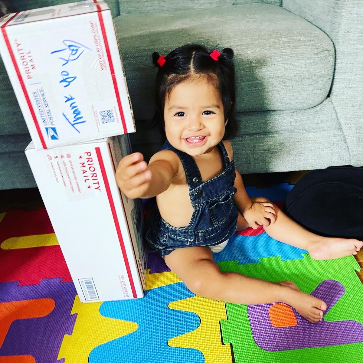 ShopShipSip's tweet photo. Hello Everyone. Howโs everyone doing? ๐
#poshbaby #poshmom #posh #poshfamily #poshmarklove #poshmarklife #poshmarkcloset https://t.co/xz25FdxoS2