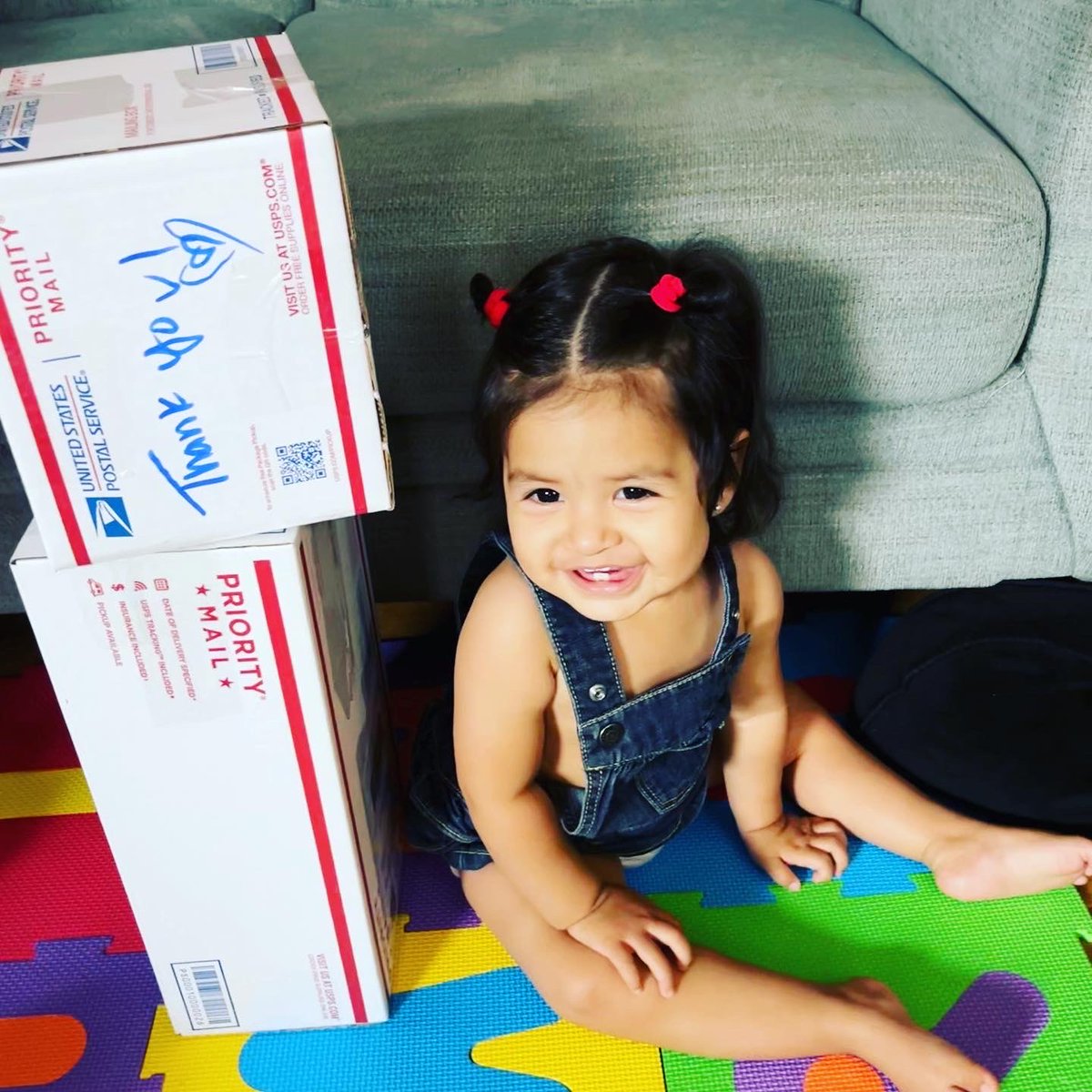 ShopShipSip's tweet photo. Hello Everyone. Howโs everyone doing? ๐
#poshbaby #poshmom #posh #poshfamily #poshmarklove #poshmarklife #poshmarkcloset https://t.co/xz25FdxoS2