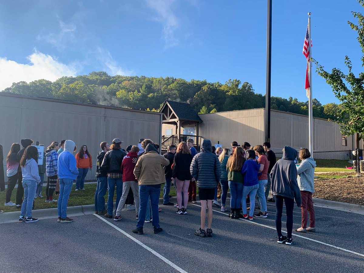 THSAirpower's tweet photo. NC-075 Cadets from our 1st Block (Alpha/Bravo) provided flag training to over 20+Shining Rock Classical Academy High school students. Sincerely appreciate SRCA’s Lead Teacher Terri Inman…and SRCA! #THSAirpower #NC075 #thsafjrotc #hcstuscolahigh https://t.co/s4igCU84W8