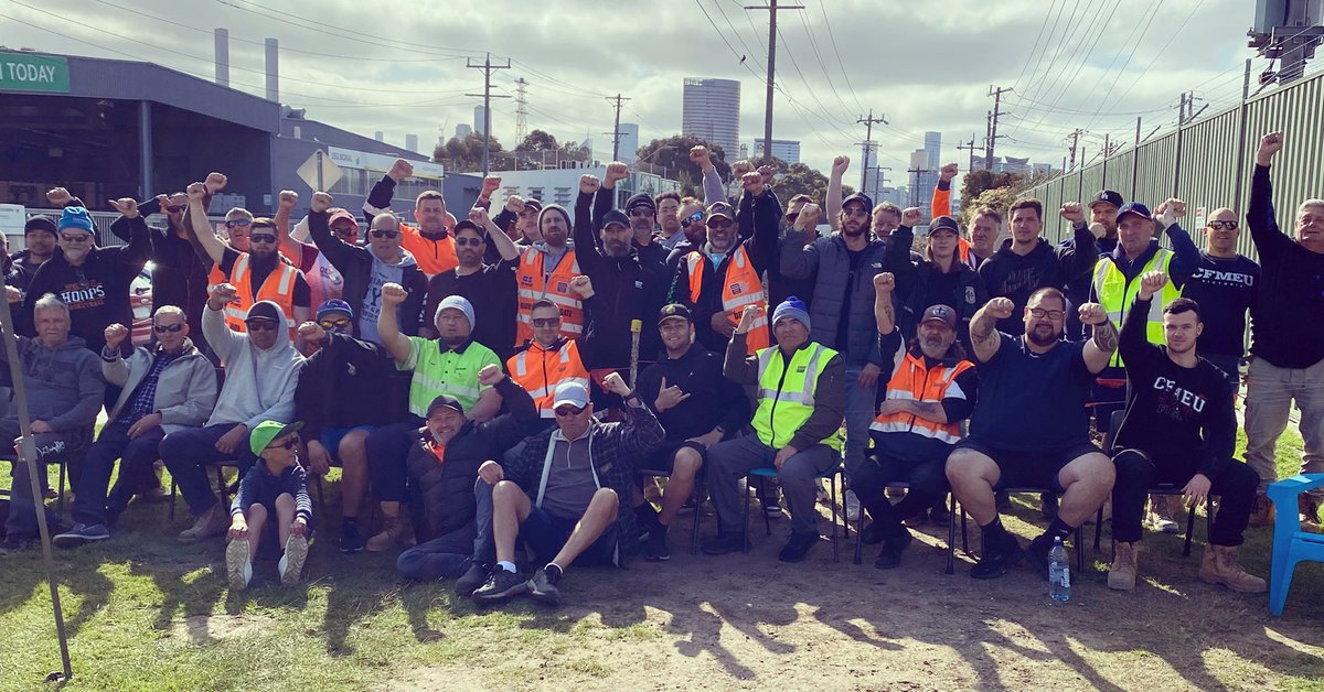 Management thought we'd crumble when they locked us out -- but in fact on day fourteen of our industrial action @CFMEUVicTas members are stronger than ever! Encourage all our supporters to come down Friday 9:30am tomorrow to help us press our claims!! 47 Turner Street, Pt Melb