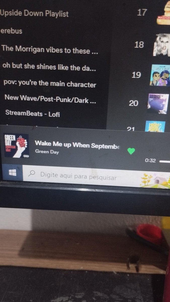 dukli_'s tweet photo. É isso que acontece quando você pede a um deus da música pra sempre botar trilha sonora na sua vida 
Vou fixar aqui pra ser tipo o relógio de fma pra mim um dia. 

Don't forget, 28.09.22 
🦋👁️💀 https://t.co/ljEQnXZv6U