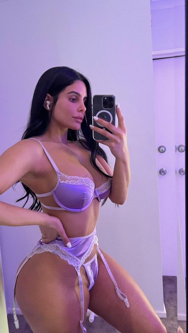 I think purple is my colour 💜 https://t.co/TImYQrOhJ7