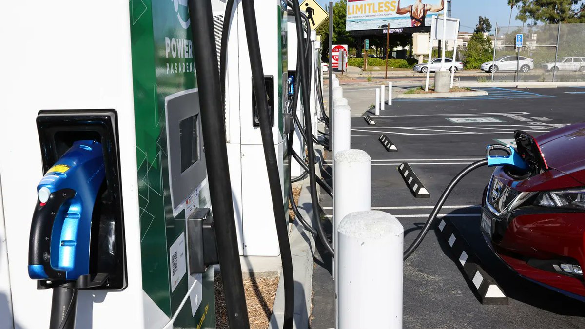 Every state in the United States, as well as the District of Columbia and Puerto Rico, now has access to federal funds for charging infrastructure projects. 

Federal money is now headed to states for building up fast EV chargers on highways npr.org/2022/09/27/112…