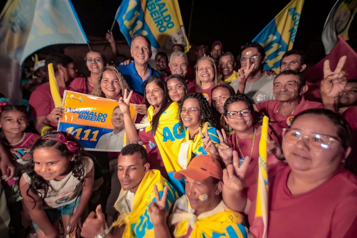 depaguinaldo11's tweet photo. Quem estava curioso em Alhandra veio na porta de casa pra conversar sobre o nosso #trabalhopravaler no município! A cada casa visitada, sinto mais confiança de que ainda vamos realizar muito por essas famílias. https://t.co/GlvEbRbXoe