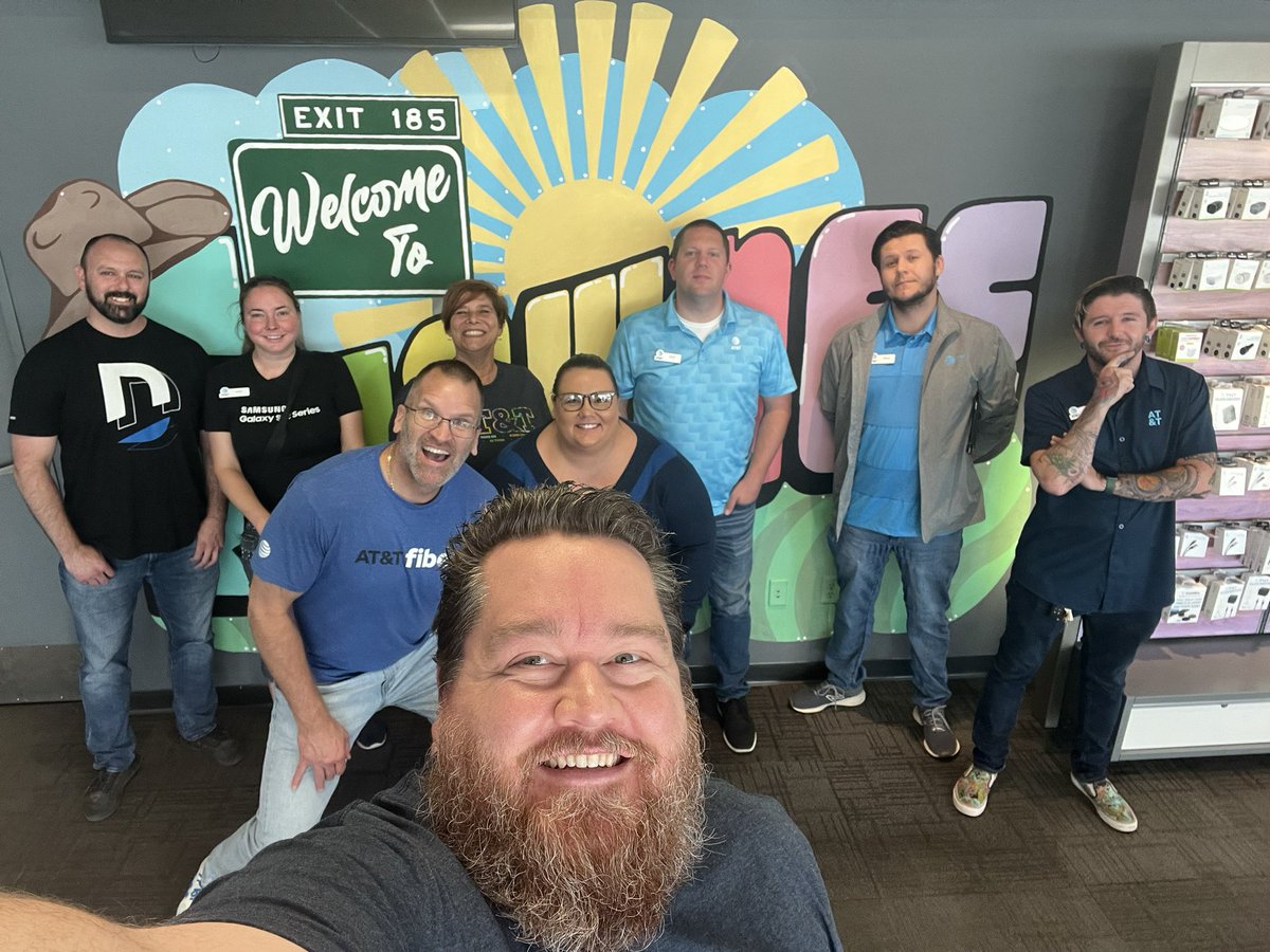 I got to meet the Shawnee team today!! They are about to take the CX to the next level with their Experience Coordinator Kathy! Can’t wait to see the success y’all have! <a href="/TheMattGibson/">Matt Gibson</a> <a href="/chrisjamke/">Chris Jamke</a> <a href="/OK_GBers/">grOund breaKers</a> <a href="/KileyPollard85/">Kiley Pollard</a> <a href="/AlyssaMoore_12/">Alyssa Moore</a> @KAMOexperience <a href="/KAMOkonnects/">𝐾𝐴𝑀𝑂</a>