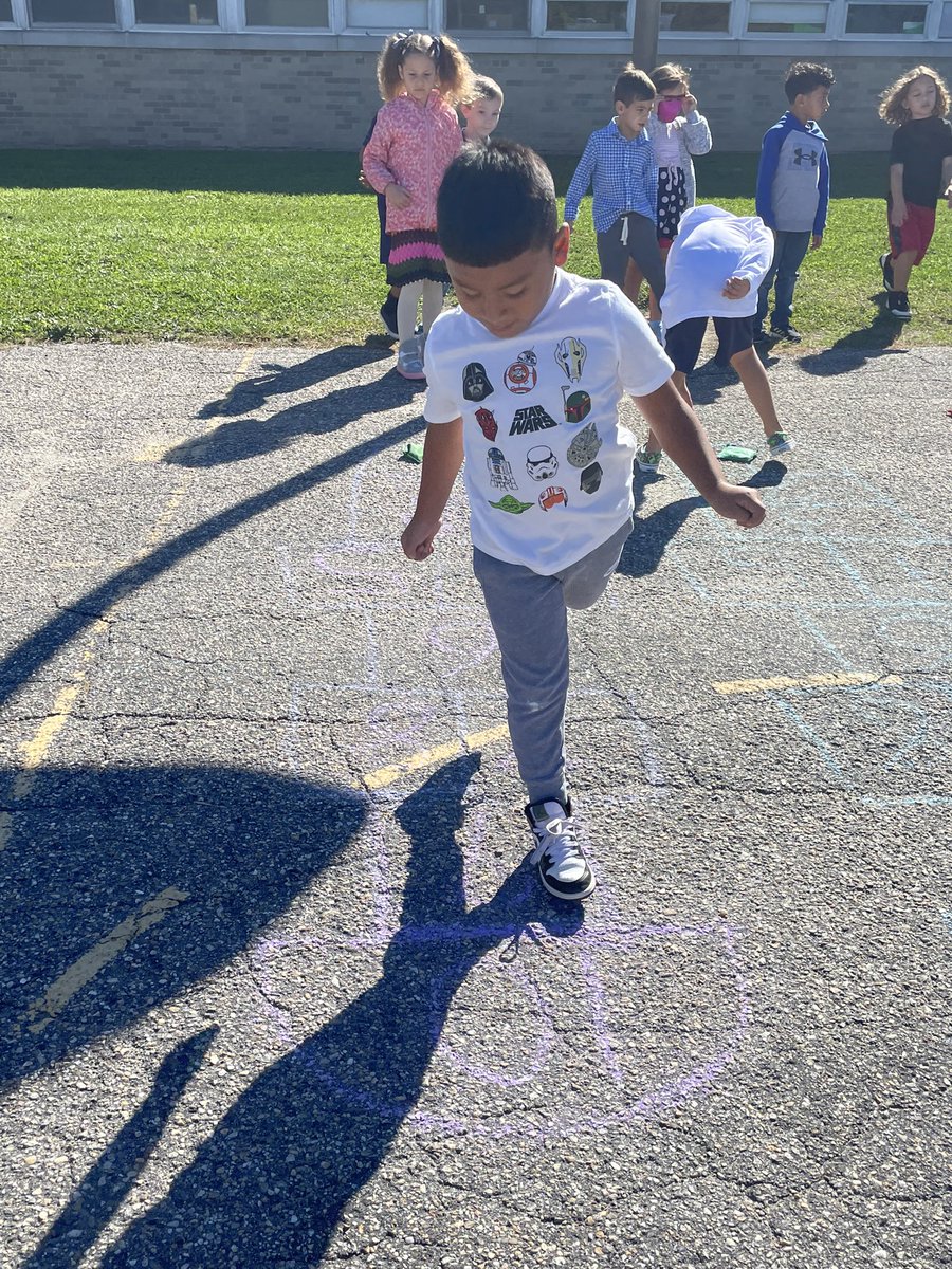 DAiutoAndrea's tweet photo. First graders at LHS started their computer science unit by using a hopscotch activity as a kickoff connection to sequencing and coding. @ProjectFuture7 #ct126 https://t.co/r6hcd9i8Md