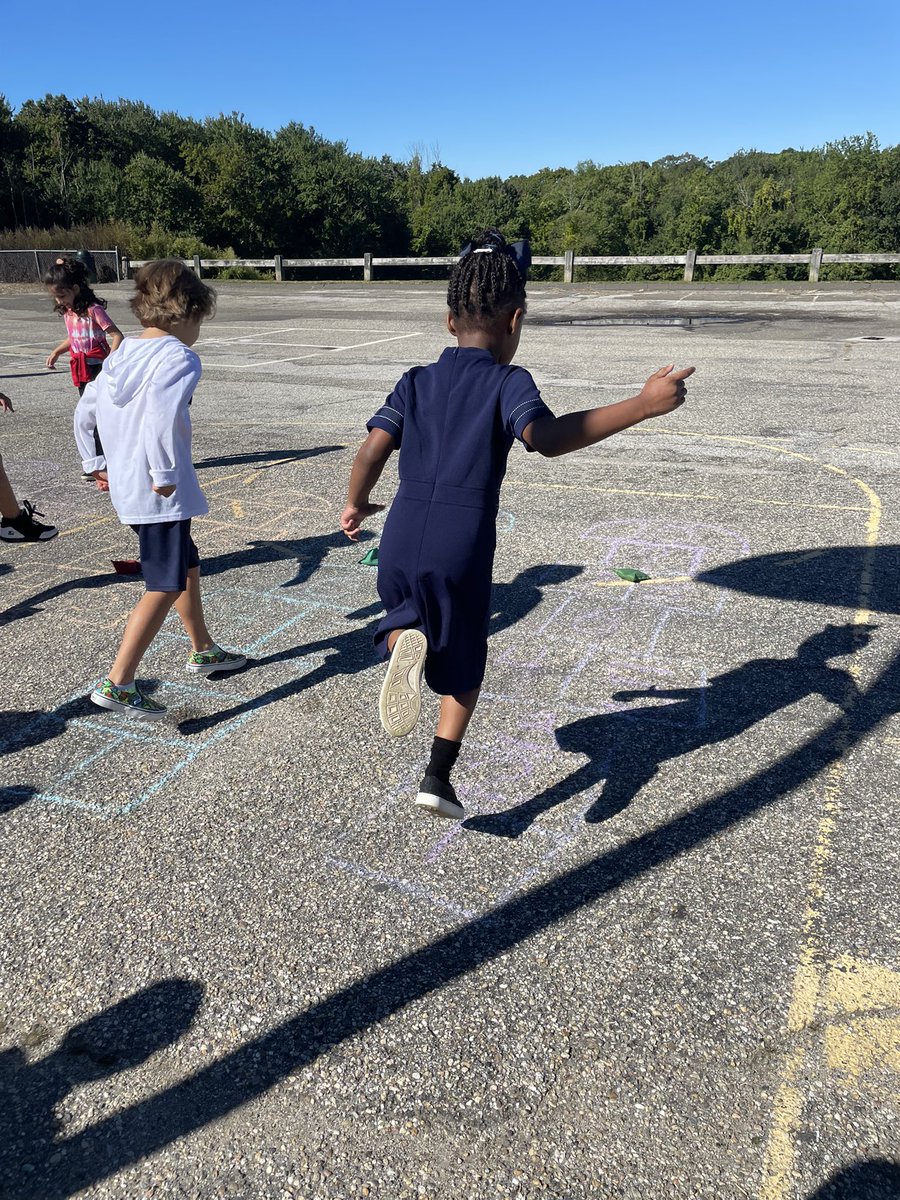 DAiutoAndrea's tweet photo. First graders at LHS started their computer science unit by using a hopscotch activity as a kickoff connection to sequencing and coding. @ProjectFuture7 #ct126 https://t.co/r6hcd9i8Md