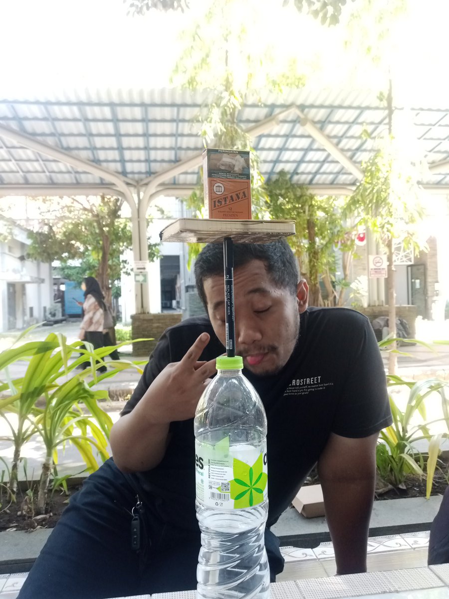 kadangpanik's tweet photo. skill nyata dari ilpol @Opengisasi https://t.co/trVmyfsWIG