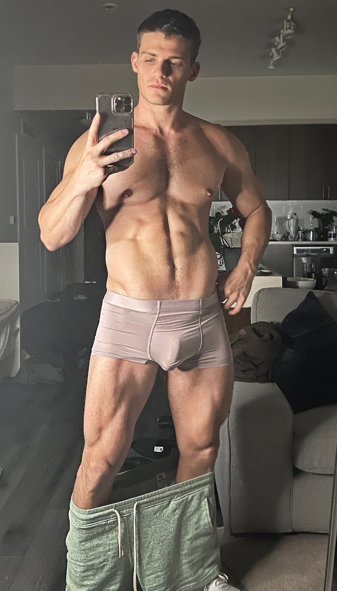 RiggsFit's tweet photo. Nighttime workout? https://t.co/gOQkDy70fP