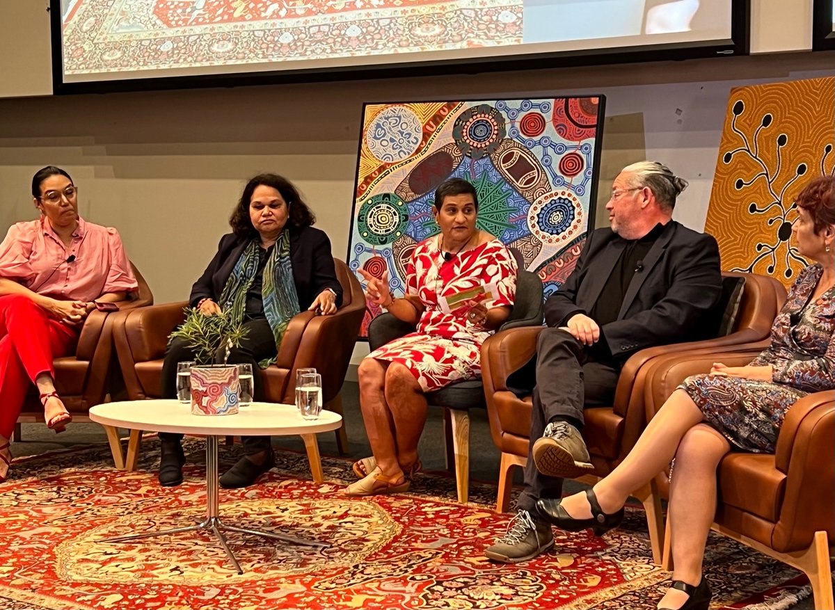 Great first #IRNetShowcase2022 session on the National First Nations Research Network with an inspiring panel discussion about “OCHRe - Our Collaborations in Health Research”. Our panelist's message: Connect and engage!