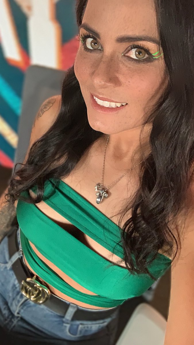 CINTIA MEDINA 💀🏈 tweet media