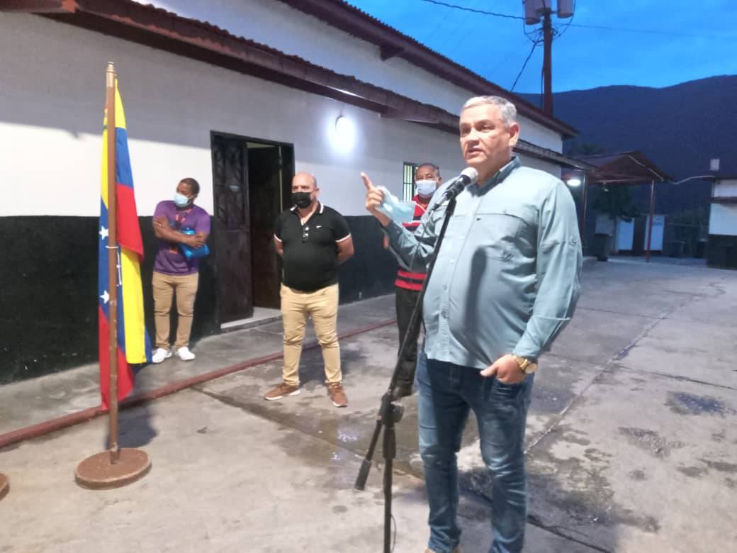 cubacooperaven's tweet photo. Presidió el Dr. Adrián Rodríguez, Vicejefe Primero de la Misión Médica Cubana en Venezuela; acto de despedida a colaboradores que regresan a la patria con Misión Cumplida y vacacionistas. 

#CubaPorLaVida #Cuba #FuerzaPinar #FuerzaCuba 

@rs48721021 @MINSAPCuba @embacubaven https://t.co/LTNWETcXqf