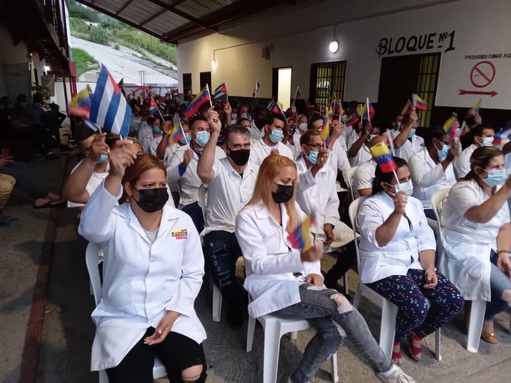cubacooperaven's tweet photo. Presidió el Dr. Adrián Rodríguez, Vicejefe Primero de la Misión Médica Cubana en Venezuela; acto de despedida a colaboradores que regresan a la patria con Misión Cumplida y vacacionistas. 

#CubaPorLaVida #Cuba #FuerzaPinar #FuerzaCuba 

@rs48721021 @MINSAPCuba @embacubaven https://t.co/LTNWETcXqf