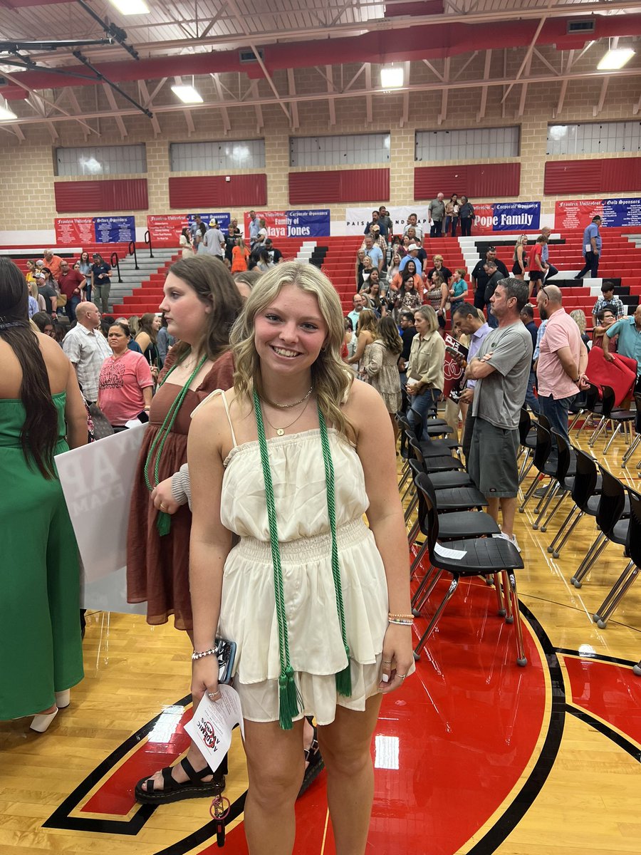 Cougarettebball's tweet photo. Congratulations to our student athletes who were honored at the academic awards. We are so proud of y’all!🏆 https://t.co/1V3jDZ5AsT