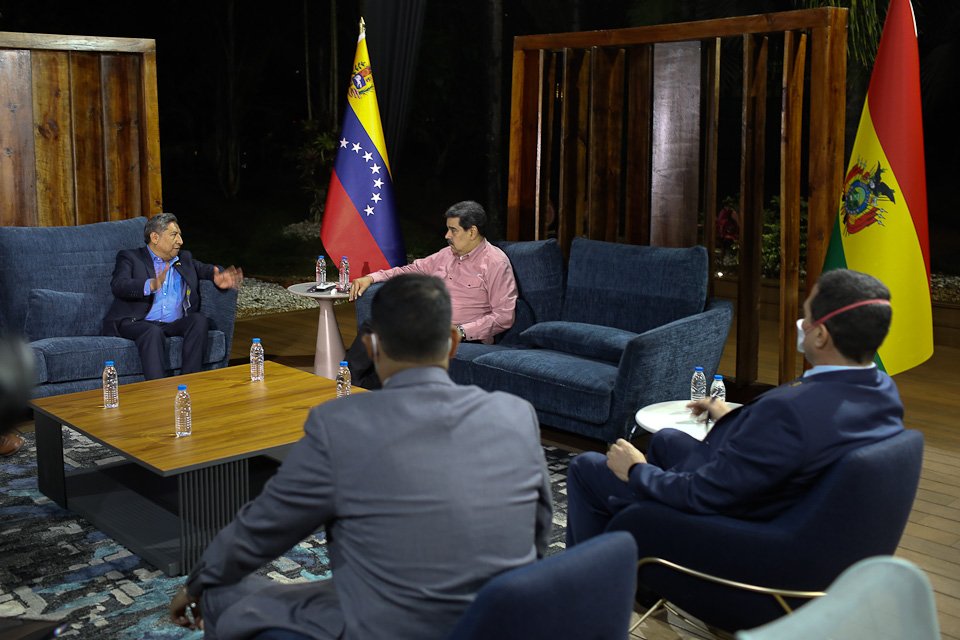 Recibimos en Venezuela, al Canciller del Estado Plurinacional de Bolivia, Rogelio Mayta. Con el pueblo boliviano compartimos la visión de consolidar una humanidad más justa, soberana y unida. Nuestro rumbo es la construcción de un mundo de cooperación y hermandad.