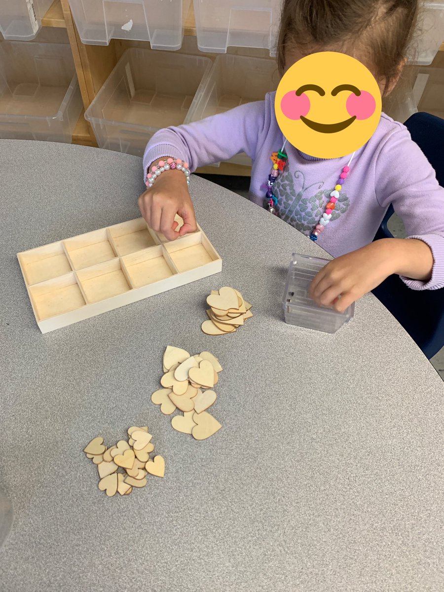 kindie17's tweet image. Our friends have been exploring materials and looking at ways they can organize them. Some are sorting by colour, size and type of animal @orioleparkjps @tdsb #mathiseverywhere #sortingfun