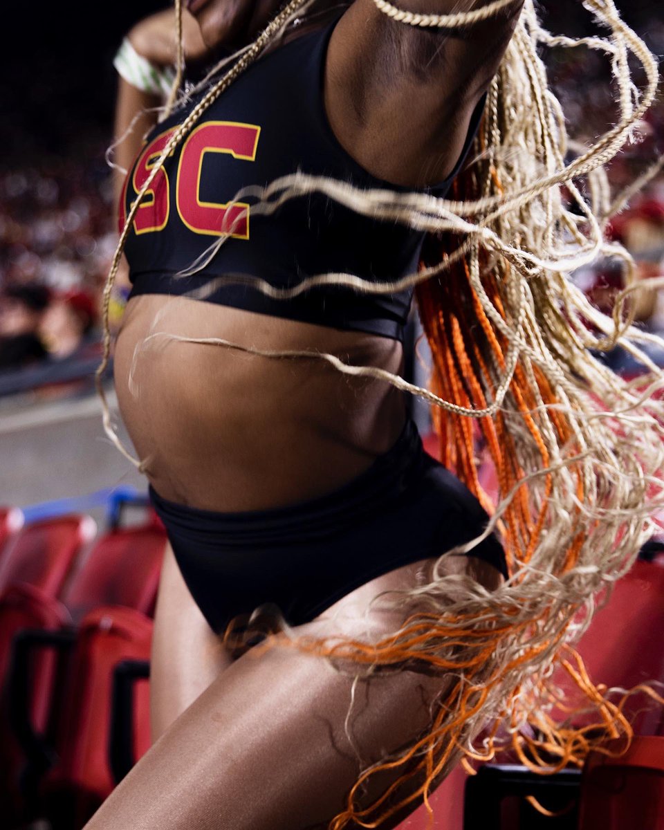 jadaawalker's tweet photo. CDSC Co-Captain has entered the chat 💛❤️ 
📸: @briannaspliit #CardinalDivasofSC #usc #seniorszn https://t.co/VhsfaZKW5V