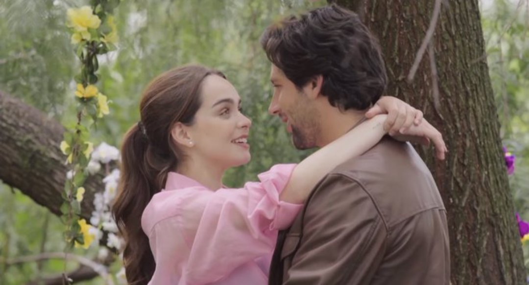 A mí nadie me va a venir a negar que Maca y Diego tienen una química increíble que hace que se sienta tan real el romance, y temo mucho por cuando se descubra la verdadera identidad de "Natalia"🥹💖