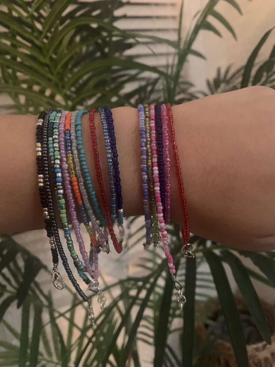 aparadiso_'s tweet photo. The #Giveback club &amp; the Fashion class are proud to share Indigenous inspired friendship &amp; unity bracelets. As we recognize this coming day of Truth &amp; Reconciliation, let’s encourage unity, friendship and acceptance for all. “Uniting the Community, one bead at a time”. https://t.co/BS19pqy6RC