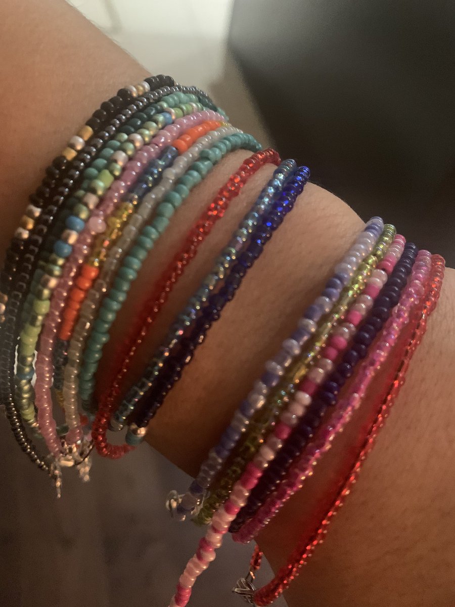 aparadiso_'s tweet photo. The #Giveback club &amp; the Fashion class are proud to share Indigenous inspired friendship &amp; unity bracelets. As we recognize this coming day of Truth &amp; Reconciliation, let’s encourage unity, friendship and acceptance for all. “Uniting the Community, one bead at a time”. https://t.co/BS19pqy6RC