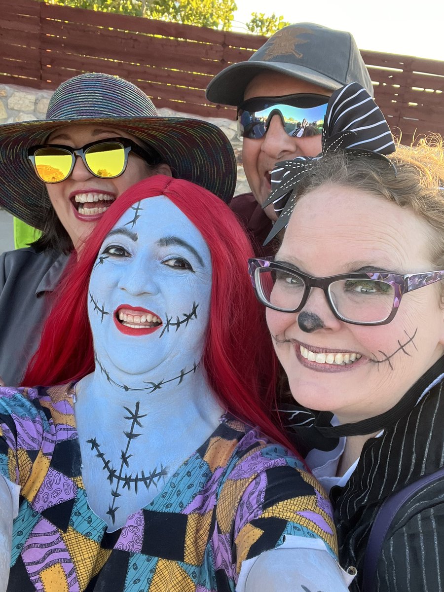 MAcosta_WDSBand's tweet photo. #DisneyDuo turned #Ensemble Day for #MontwoodHomecoming week. #SliderFineArts repping #NightmareBeforeChristmas #MHSAlumn #MHS2003 #GT2003 #MontwoodRamBandYeah #StallionsUnited https://t.co/WhYNVFEENz