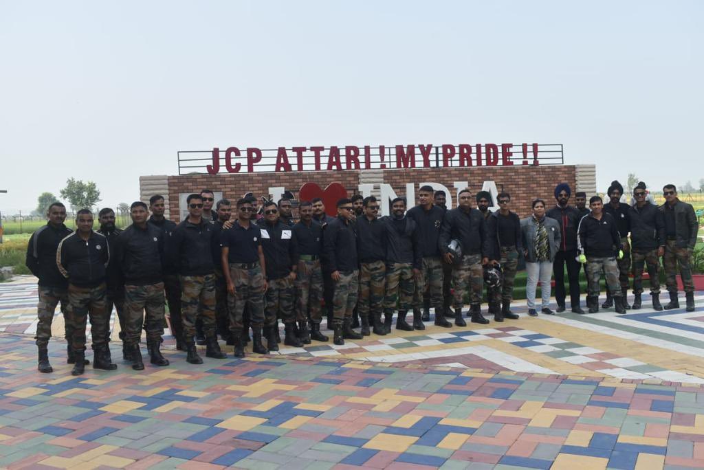 pro_defence's tweet photo. #VajraCorps @DefendersOfPunjab #PantherGunners celebrated #196thGunnersDay reaching out to veterans through bike rally, paid homage to fallen heroes at war memorial &amp; org tree plantation by young buds of #ASHASchool.
@adgpi @SpokespersonMoD @westerncomd_IA @DDNewslive @PIB_India https://t.co/VmJpeSTIl6