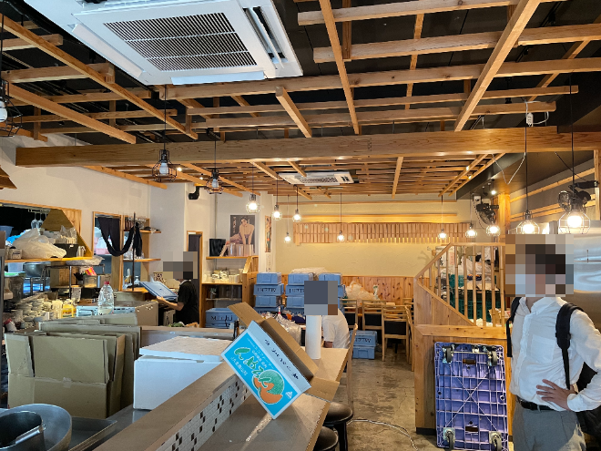 tsukuru_lab's tweet photo. 【現場の様子】
こちらは #店舗内装 及び #各種設備 の #撤去 と #原状回復工事 前の様子です。

これから全てまっさらになって入居前と同じ状態になります！

#現場の様子 https://t.co/Fj1ir7ESO4