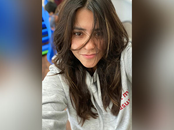 EconomicTimes's tweet photo. Arrest warrant issued against producer Ekta Kapoor, mother over web series (ANI) https://t.co/GbaFKUA7Lo