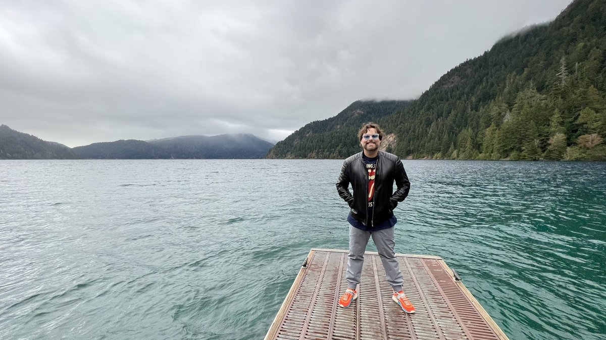 ElGeorgeHarris's tweet photo. El paseo de hoy a #LakeCrescent #Washington https://t.co/Xl017V0WS1