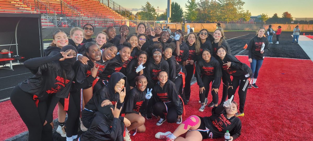 mrs_b0yd's tweet photo. A shout out to the JUNIORS on the 42-21 Powder Puff Flag Football Victory tonight! It was a great night watching so many touchdowns. Way to go Class of 2024 🏈🖤 https://t.co/oALsb0K0p4