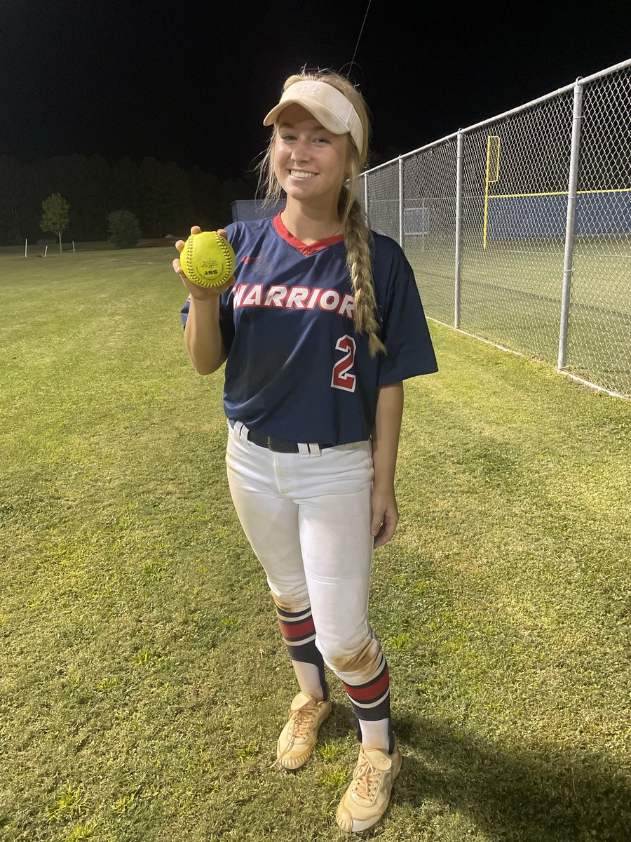 LilyMiller2024's tweet photo. Went 4-4 in a tough loss against Effingham yesterday, had 2 singles 1 double and 1 homerun at the plate! @gahotshotsprem @lrmasters @hittingcoachJ @CoachPerkinsSB @CoachWThees @kelseyshodgson @CodeeYeske @CoachLynch20 @LindsayFico @ExtraInningSB @LegacyLegendsS1 @SoftballConnect https://t.co/MXMnNxB97k
