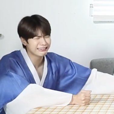 LostStars1109's tweet photo. Well happy one year to these adorable Sik memes I've screenshot and saved😅 https://t.co/tUm7O9bO2f