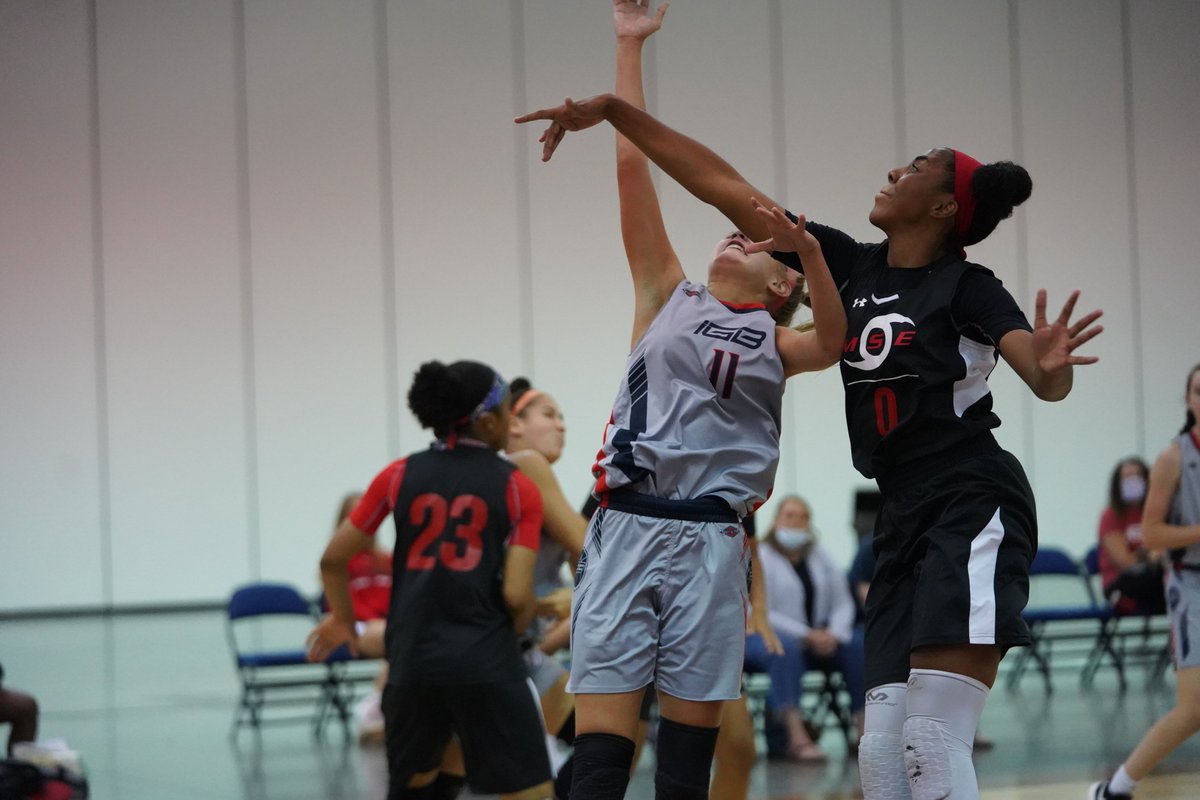WorldExposureWB's tweet photo. Flashback from The Classic #IGB vs. #MIStorm
Thank you to all of the players & parents that purchase photos and highlights last AAU season. We will do the same this spring/summer.
Email: worldexposurewbb@gmail.com for more information https://t.co/INi50fM4Hh