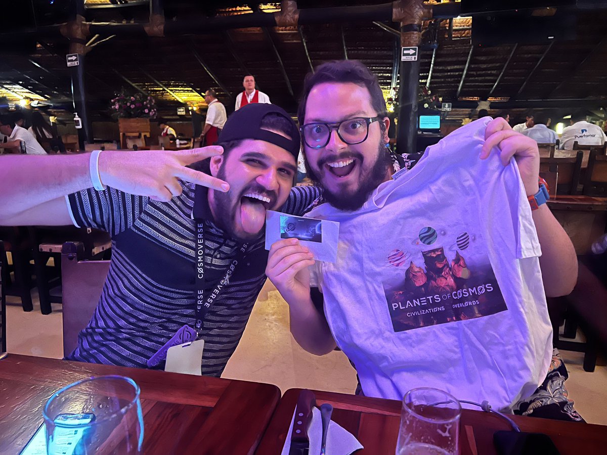 THAAAANKS <a href="/PlanetsofCosmos/">Planets of Cosmos ✨</a> @BDecryptic for the merch 🤩🤩 it’s fire 🔥🔥🔥