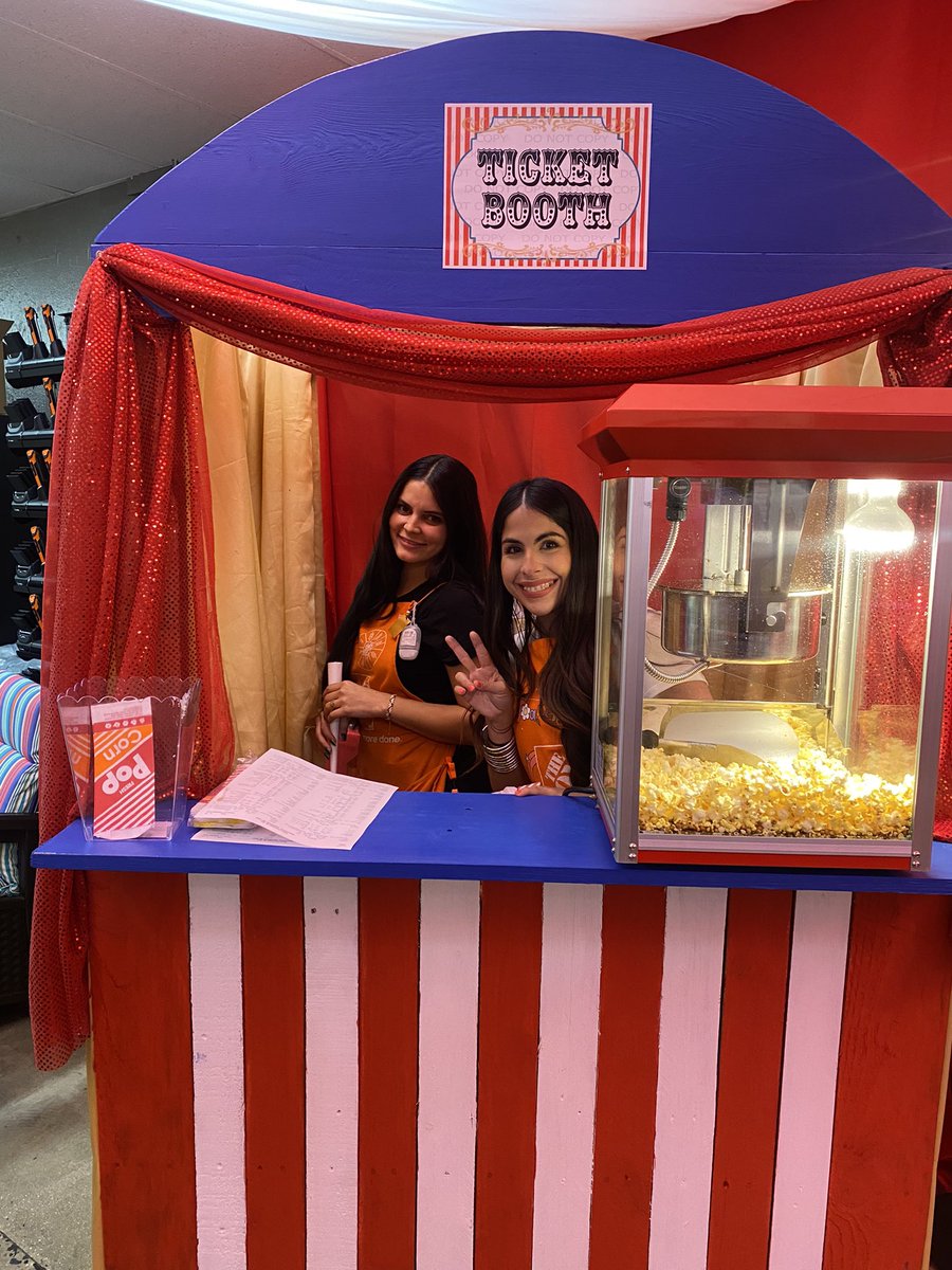 JoanericJ's tweet photo. WELCOME TO 6405 CIRCUS! 🎪
Celebrating Success Sharing ❤️🤡🎪🤡❤️🎪🤡❤️🎪🤡❤️🎪🤡❤️
Thanks to ALL the associates for an extraordinary 1st Half of 2022.
#D281 #6405 #SuccessSharing #Circus #ItsTimeTo #Celebrate https://t.co/sLOQrHjgzt