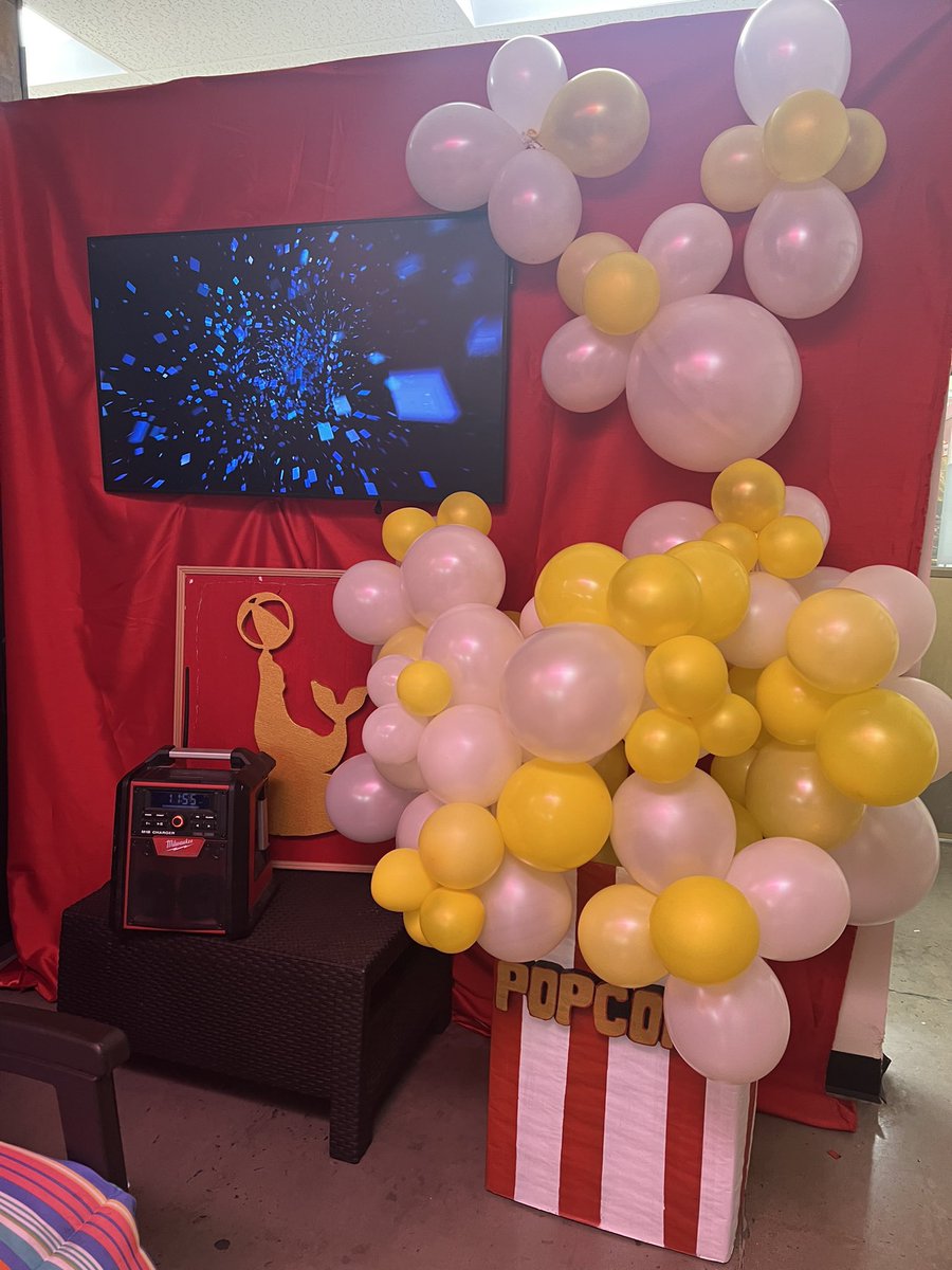 JoanericJ's tweet photo. WELCOME TO 6405 CIRCUS! 🎪
Celebrating Success Sharing ❤️🤡🎪🤡❤️🎪🤡❤️🎪🤡❤️🎪🤡❤️
Thanks to ALL the associates for an extraordinary 1st Half of 2022.
#D281 #6405 #SuccessSharing #Circus #ItsTimeTo #Celebrate https://t.co/sLOQrHjgzt