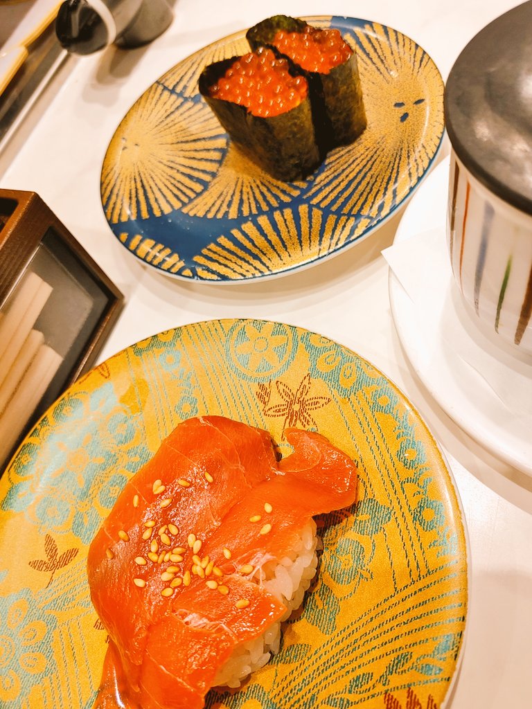 「「さかなのこ」は寿司を食べるまでがセット 」|あやめゴン太のイラスト