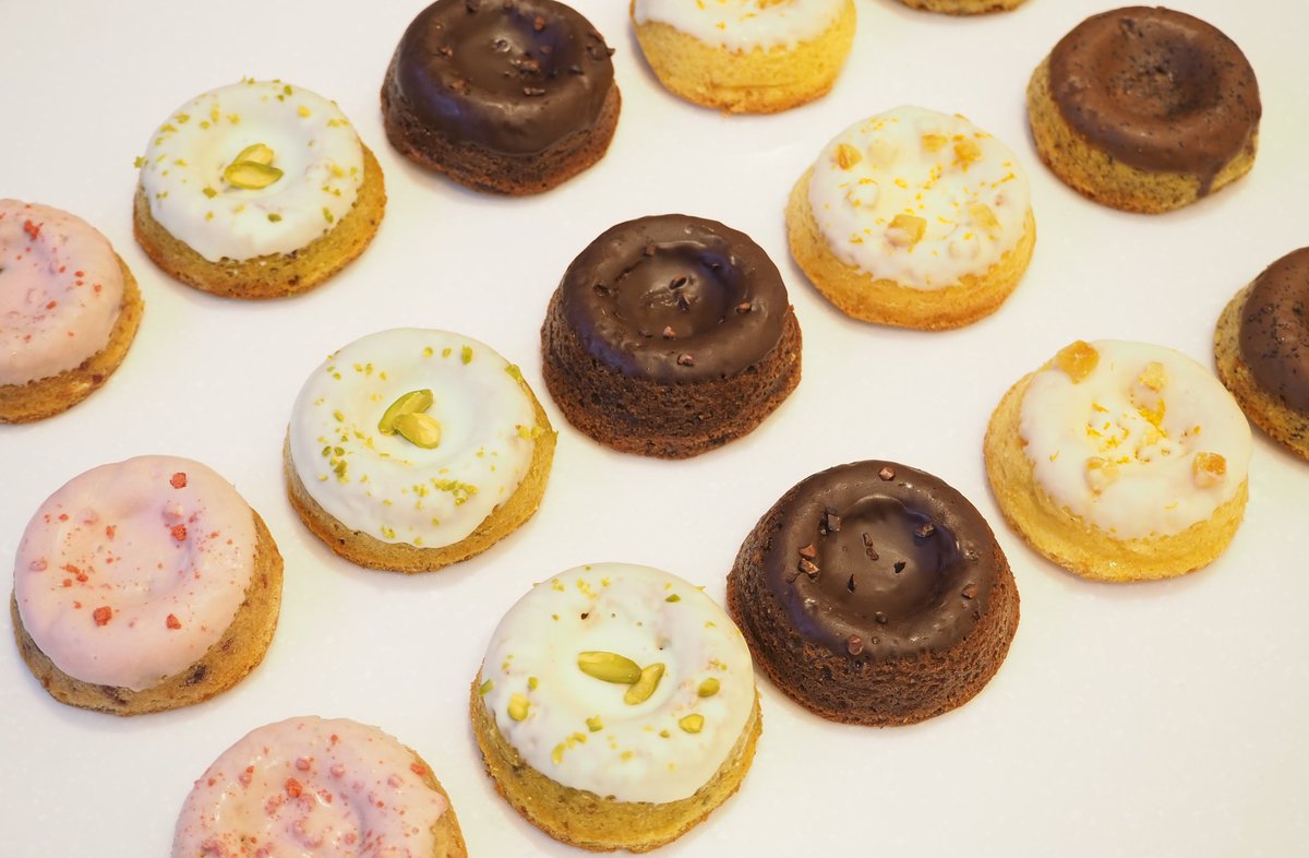 sweetsoclock's tweet photo. おはようございます☀️
新商品のご案内💡
ケーク オクロック各種🥮
苺・ピスタチオ・ショコラ・オレンジ・紅茶のカラフルで愛らしいケーク���す✨
是非ご賞味ください😆

#スイーツオクロック
#ケークオクロック #お菓子
#スイーツ #相模大野 https://t.co/OfEh0t2Bju