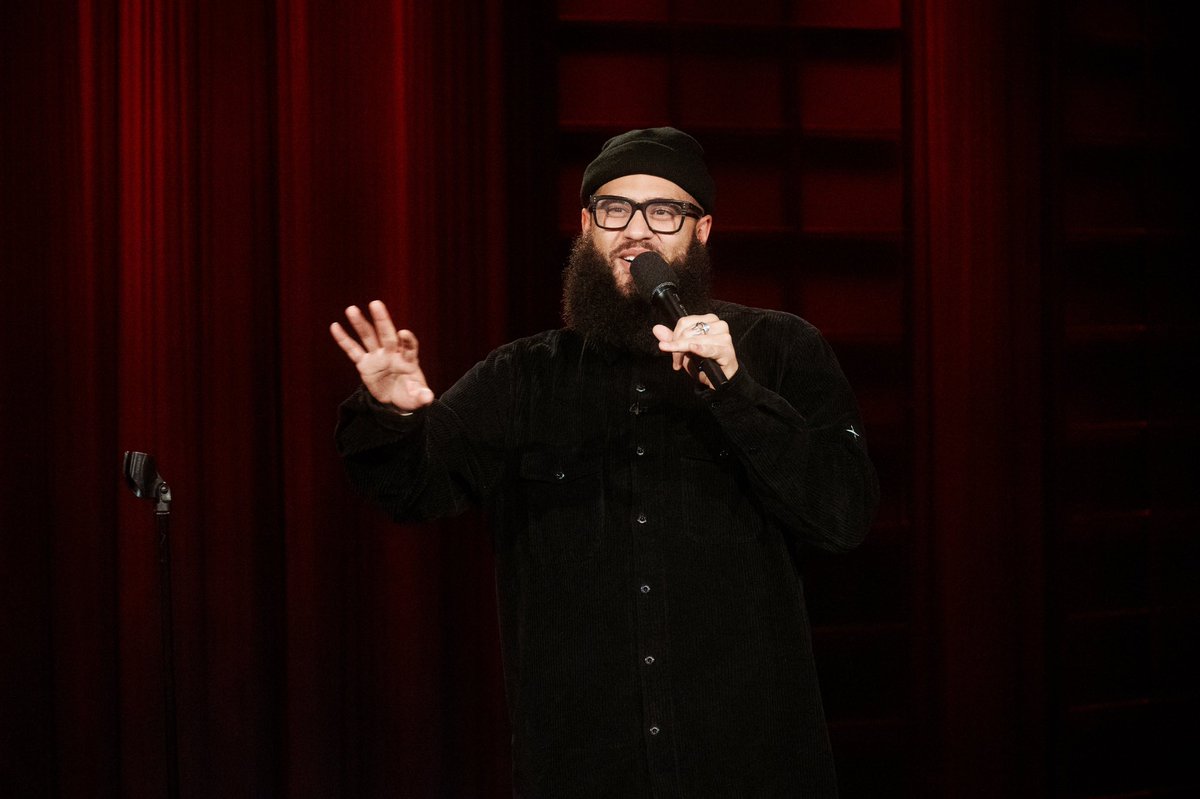 latelateshow's tweet photo. New #LateLateShow coming your way with @missmayim, @iamgreenfield and standup from @jamalimaddix! https://t.co/4S4aHU1cBC