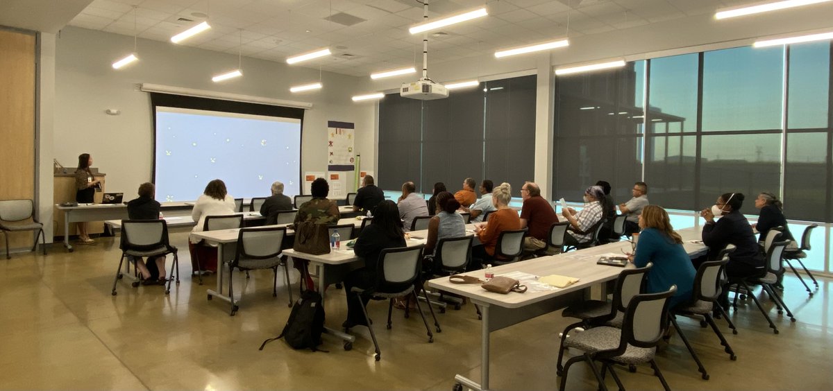 Held our second public forum tonight to showcase the work of the Equity, Racism, and Inclusiveness (ERI) Task Force.  Glad to see returnees and new faces.  Leading the work is our very own Dr. Dong, @tmaidong!  Thank you! @HuttoISD #UnitedinExcellence!Unidos!