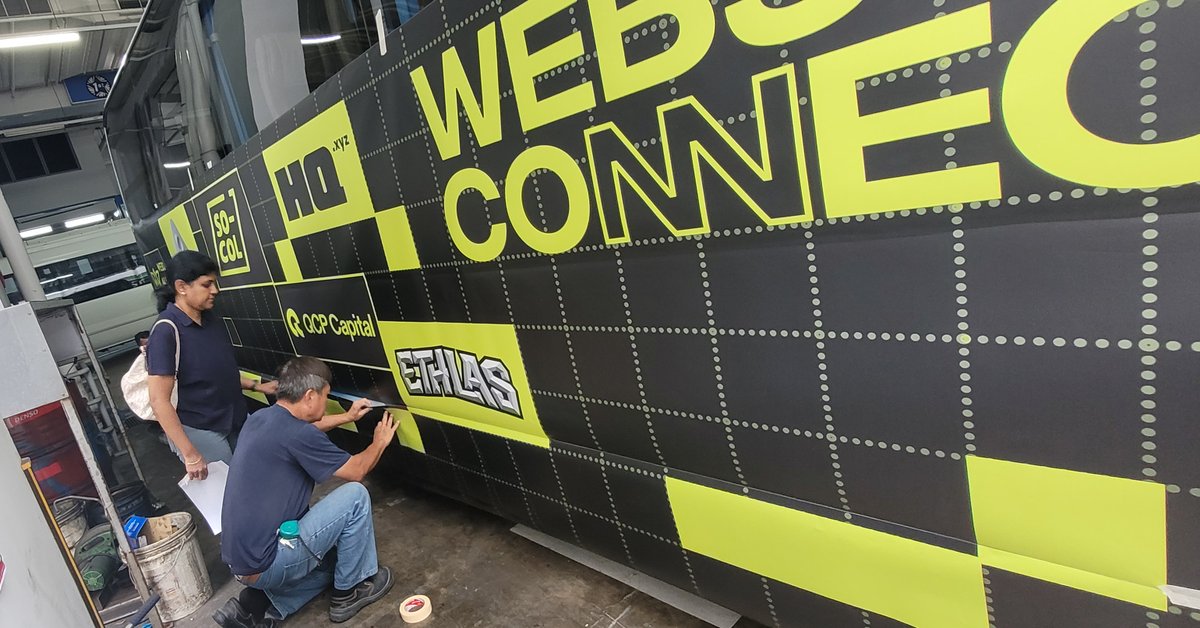 SignaramaCBD's tweet image. This is how we wrap buses
#buswraps #busgraphics #vehiclegrahics
#blockchain #web3connect #chaindebrief
#signaramacbd #askthesignlady
#cryptoeventsg #sg #sgevents #asiacryptoweek #token2049 #token2049sg #blockchainsg #cryptoevent