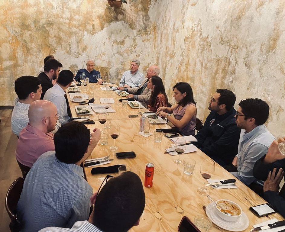 camillemtorres7's tweet photo. Long overdue!! Super happy to be with such an amazing group of residents and attendings. Last journal club was during pre-COVID times over 3 years ago. Looking forward to having many more journal discussions over delish food. #BringJournalClubsBack @UPRUrology https://t.co/SW7VH1QiR6