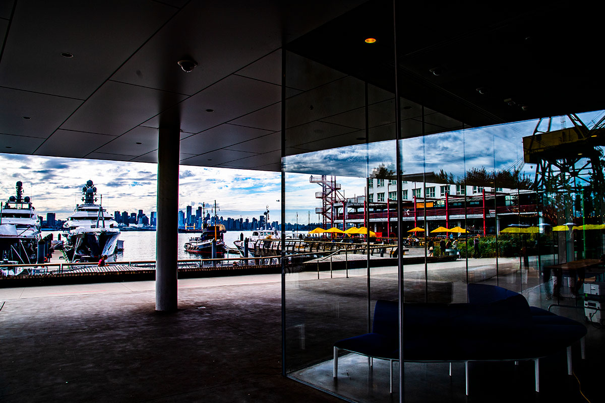 bigsnit's tweet photo. Polygon Gallery reflections. #northvancouver #polygongallery #lonsdalequay #cityofnorthvancouver #canada #bc #britishcolumbia #glass #reflections #nikon #bigsnitmedia #vancouversnorthshore #vancouverisawesome https://t.co/YJ6f7Fy9RN